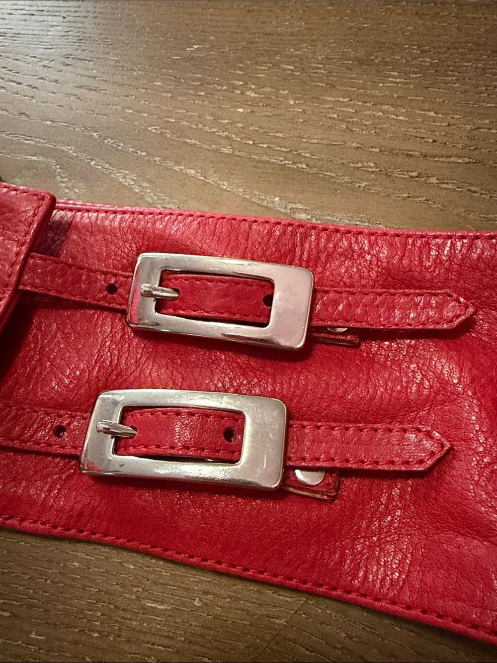 Wide Red Leather Buckle Waist Belt - Picture 3 of 6